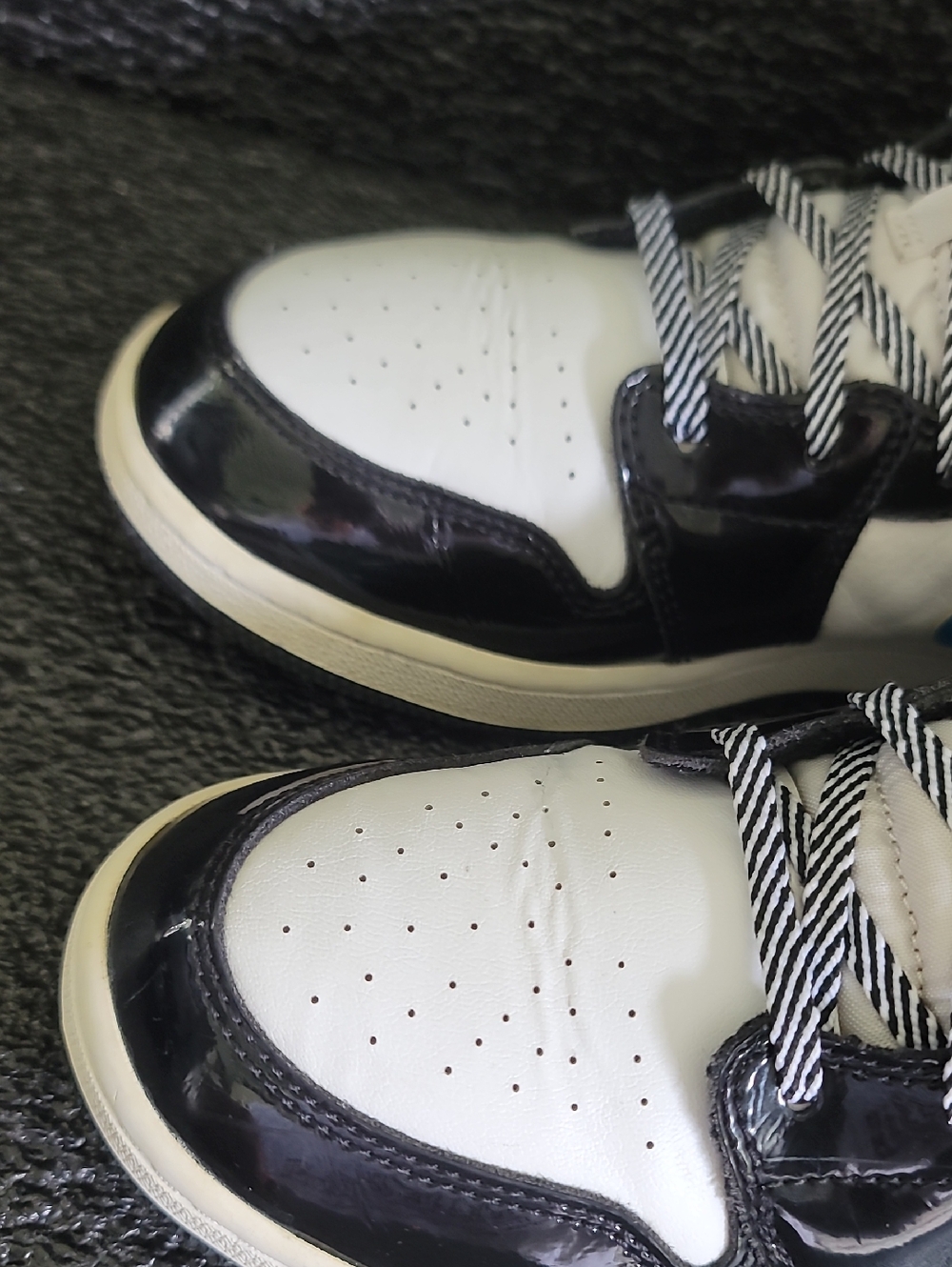 Nike Air Jordan 1 Mid (special edition) "Cyber Active Vibrant Pink" Wmns 8 - Picture 14 of 16